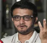 Sourav Ganguly panicked by teammates prank and offered to resign as captain what happened in the dressing room that day