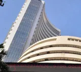 Sensex and Nifty end in losses as IT shares face selling pressure