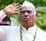 Mallikarjun Kharge says file cases against Gandhi and Nehru if singing Vande Mataram like that is a crime