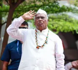 We sang what Mahatma, Vajpayee sang, if it's crime, file case against them, says Kharge on Vande Mataram row