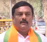 Maheshwar Reddy Alleges Rs 15000 Crore Land Transfer to Companies Linked to Ponguleti