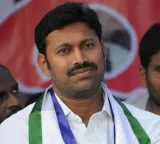 ED raids at 10 locations in Telugu states targeting MP Avinash Reddy