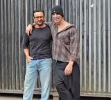 ‘Haiwaan’ Akshay Kumar turns playful while posing with Saif Ali Khan on the sets of ‘KBC 18’