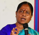 Konda Surekha meets Mallikarjun Kharge over internal party issues