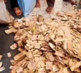 Hoor beggar woman hides 840 lakh rupees in Mandya Karnataka