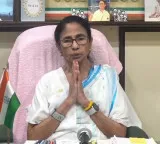 Mamata Banerjee slams Bengal CM for issuing threat