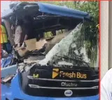 Bus accident in Kodad Minister Komatireddy Venkat Reddy responds