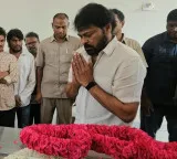 Chiranjeevi pays tribute to friend Narayana Rao mortal remains