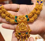 Gold prices fall for 4th straight session, MCX rate down Rs 5,318 in four days