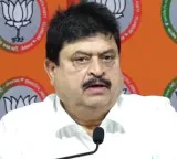 Ramchander Rao leads meeting with BJP MPs and MLAs on 22A land issues