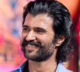 Vijay Deverakonda emotional comments on director Sandeep Reddy Vanga