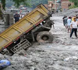 Nepal floods: Death toll crosses 900 mark as 4,247 people remain out of contact