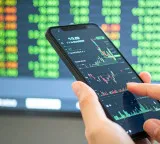 Sensex, Nifty end lower as IT, metal, realty stocks weigh on market