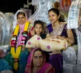 Baby girl born after 200 years grand welcome on a chariot