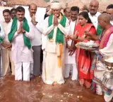 Godavari Waters Reach Uttarandhra Through Polavaram Left Canal; Chandrababu Performs Jalaharati