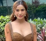Poonam Pandey slams Swara Bhasker over her ‘Padmaavat’ Jauhar remarks: ‘I found her so educated’