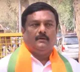 Dismiss Tata Madhu and KCR should apologize says Alleti Maheshwar Reddy