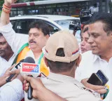 Telangana BJP chief detained during fee reimbursement protest, clash with police
