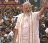 PM Modi gets rousing welcome in Vadodara, to unveil projects worth over Rs 35,000 crore