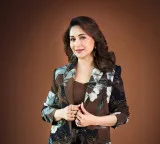 When Madhuri Dixit watched her own movie in theatre wearing a burqa