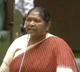 Seethakka sensational allegations BRS leaders pushed their own female MLAs