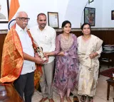 Chinna Srinu receives blessings from Ashok Gajapathi Raju