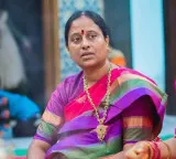 Konda Surekha clarifies she is not sad about losing minister post but the lack of explanation