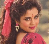 ‘Ram Teri Ganga Maili’ fame Mandakini joins 80s trend, brings back nostalgia of the iconic era