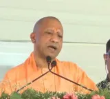 UP: Yogi offers tablets to 400 law officers, Rs 5 lakh cashless health insurance to all advocates