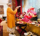 PM Modi offers prayers at Piyush Goyal’s residence on Ganesh Chaturthi