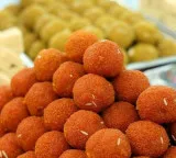 Balwantbhai Raghvani eats 28 laddus in 30 minutes to win Gujarat competition