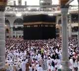 Houthi leader denies targeting Mecca amid escalating tensions with Saudi Arabia