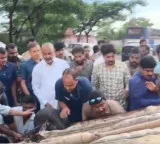 Bandi Sanjay Kumar shows humanity by stopping convoy to help road accident victims