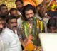 Vijay Deverakonda visits Balapur Ganesh as fans rush for selfies