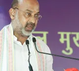 Union Minister Bandi Sanjay Kumar comes to aid of road accident victims in Telangana