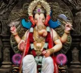 Vemulawada youth foil theft of 50000 rupees currency garland from Ganesh pandal
