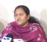 Jani Master Wife Sumalatha files police complaint alleging attack by female dancers