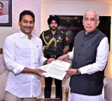 YS Jagan Mohan Reddy meets Governor and submits memorandum