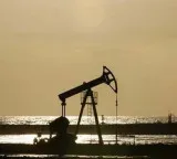 Oil companies losing Rs 530 crore daily ICRA report