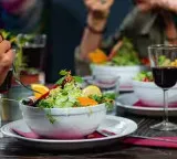 Never Do These 5 Things in a Restaurant These Small Mistakes Might Irritate Others