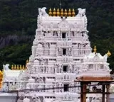 Tirumala Latest Update Heavy Rush for Srivari Darshan How Long for Sarvadarshanam