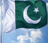 Rising bills, shrinking savings put Pakistan’s middle class under pressure: Report