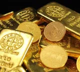 Good news for gold lovers Gold price drops by 3160 rupees