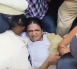 Village, ward secretariat employees clash with police during protest in Andhra Pradesh's Vijayawada
