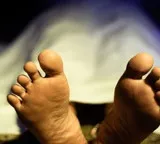 Daughter preserves fathers dead body for four years out of love shocking incident in Mumbai