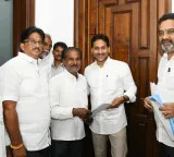 Jagan assures legal support to farmers over ‘Lanka lands’ dispute