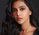 Aishwarya Lekshmi puts an end to rumors about Allu Arjun and Atlee movie