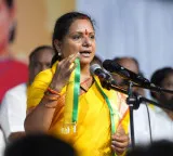 Kalvakuntla Kavitha Revanth Reddy is gift packing our water to Chandrababu Naidu