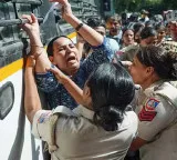 Delhi Police accused of sexual harassment by three female journalists at Jantar Mantar