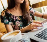 Working mothers prioritize family time over high salaries and career growth